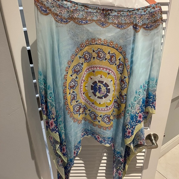 Beautiful blouse - Picture 2 of 4